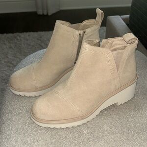 Tom’s Maude wedge bootie
